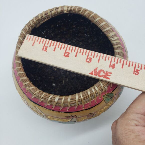 Hand Carved Hand Painted Gourd w/ marsh lotus birds & dragonflies. Artist signed - Picture 13 of 15